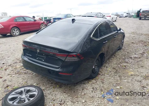 2024 Honda Accord Ex z USA, uszkodzony, nr VIN 1HGCY1F39RA059117